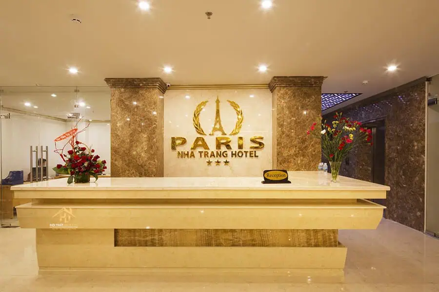 Quầy lễ tân phong cách cổ điển