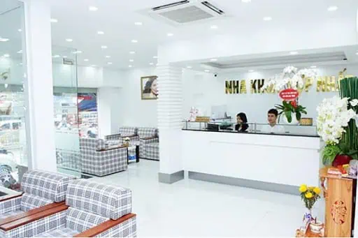 Quầy lễ tân đẹp góc L