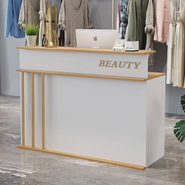 Quầy lễ tân shop quần áo