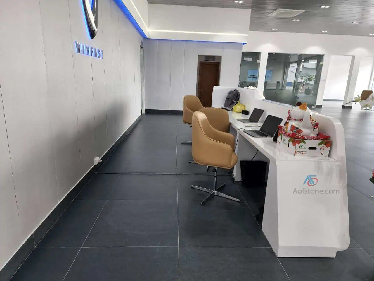 Quầy lễ tân ốp đá Solid Surface