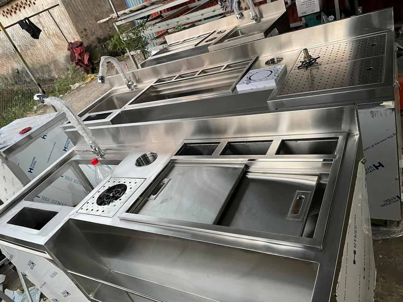 Quầy pha chế inox 1m5 với hệ thống khay topping