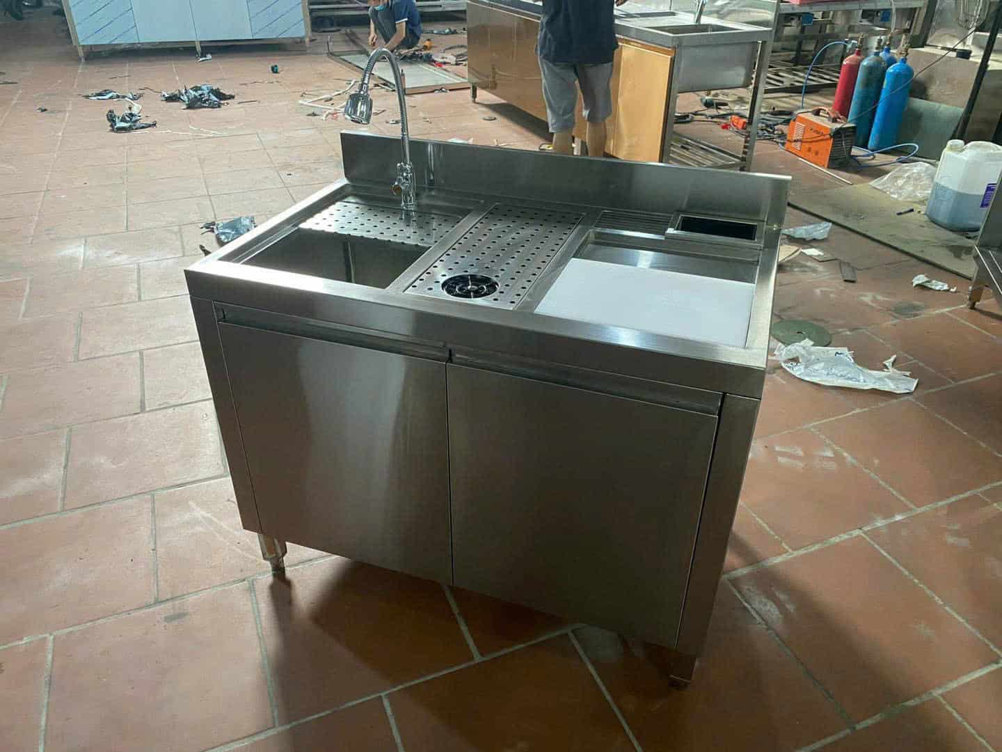 Những mẫu quầy pha chế inox hiện đại cho cửa hàng bạn