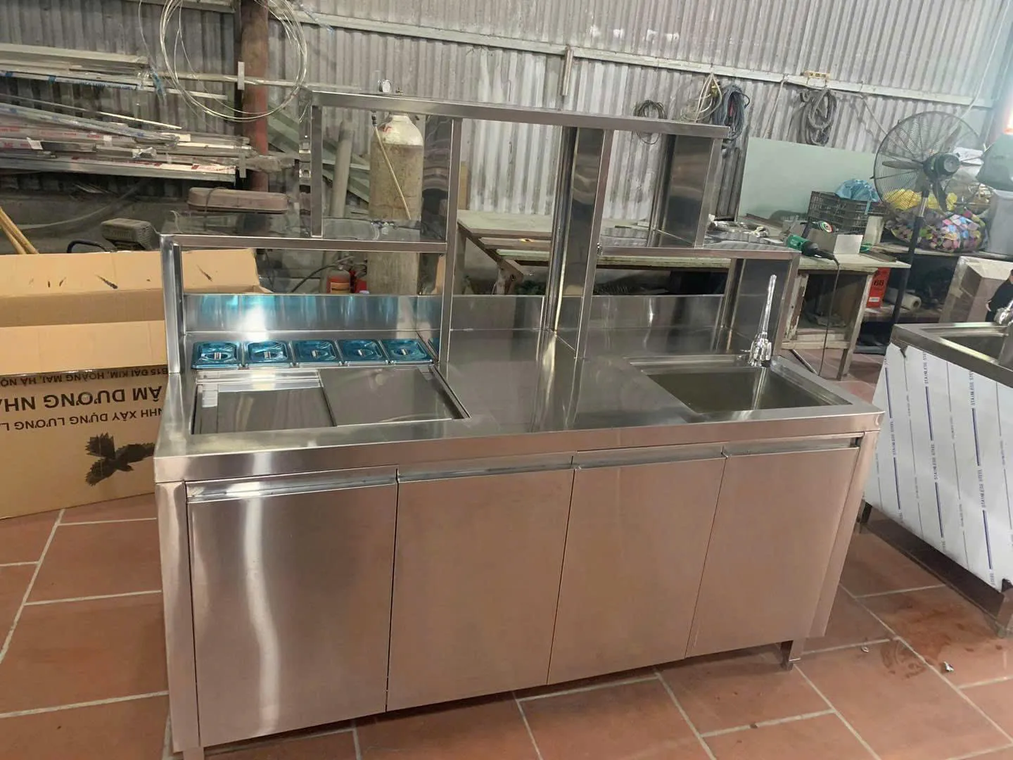 Quầy Pha Chế Inox Hiện Đại 6 Thiết Kế Sản Xuất Phá Cách Không Giới Hạn 9 Quầy pha chế inox hiện đại đẹp và chất lượng cao