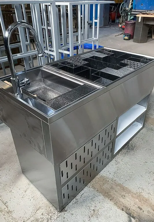 Quầy Pha Chế Inox Tiết Kiệm Không Gian 7 Mẫu Đóng Đặc Biệt 9 Quầy pha chế inox tiết kiệm không gian có chậu rửa tiện lợi