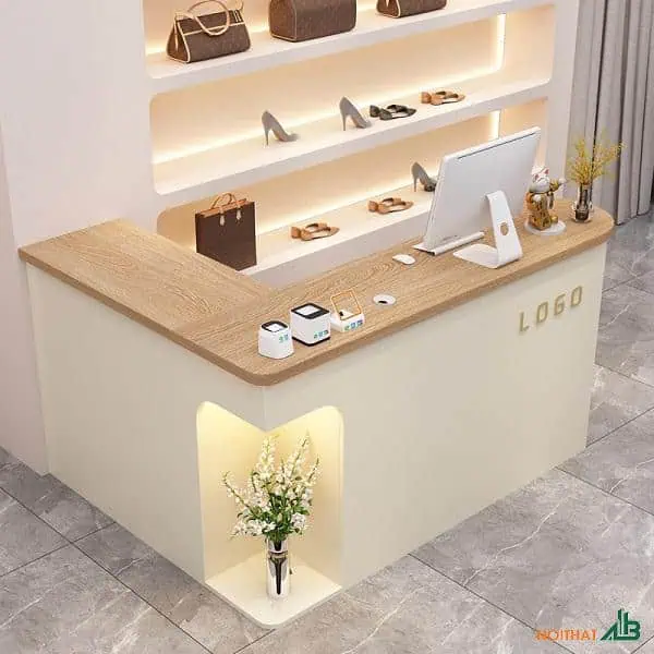 Quầy thu ngân với ánh sáng hài hòa