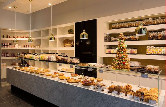 Thi công cửa hàng bánh ngọt đẹp và tiện lợi