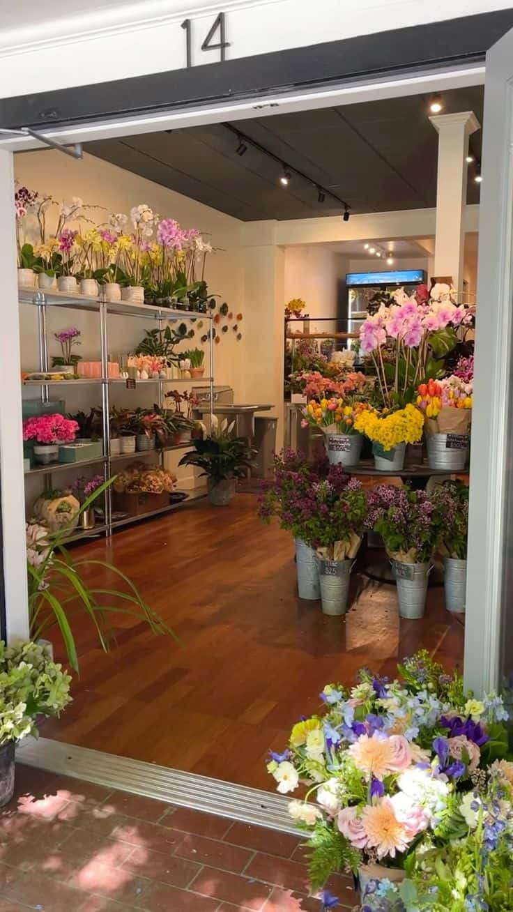 Thi công cửa hàng hoa đẹp và sang trọng