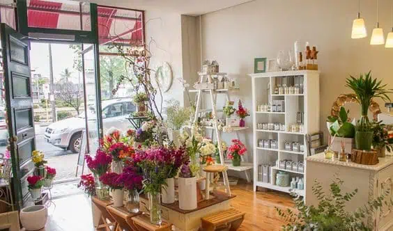 Thi công cửa hàng hoa chuyên nghiệp chỉ với 35 triệu đồng 8 Thi công cửa hàng hoa đẹp và đẳng cấp hiện nay