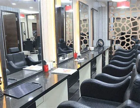 Thi Công Cửa Hàng Làm Tóc Tại TPHCM 6 Ý Tưởng Đẹp Mắt 5 Thi công cửa hàng làm tóc đẹp