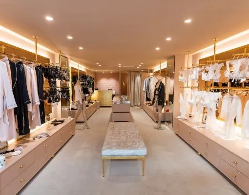 Thi Công Cửa Hàng Thời Trang Chất Lượng Cao Và Hiện Đại 3 Mẫu thi công cửa hàng thời trang chuyên nghiệp