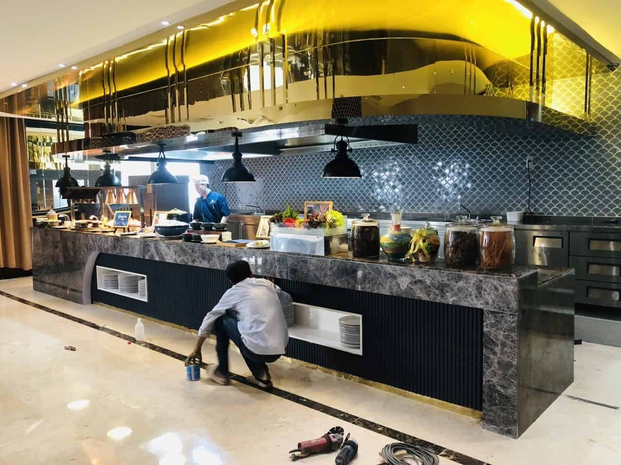 thi công quầy bar ốp đá