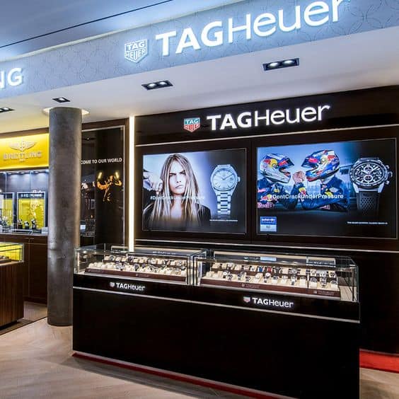 Thi công shop đồng hồ đẹp và đẳng cấp