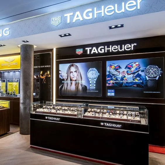 Thi Công Shop Đồng Hồ Thiết Kế Chuyên Nghiệp 4 Thi công shop đồng hồ đẹp và đẳng cấp