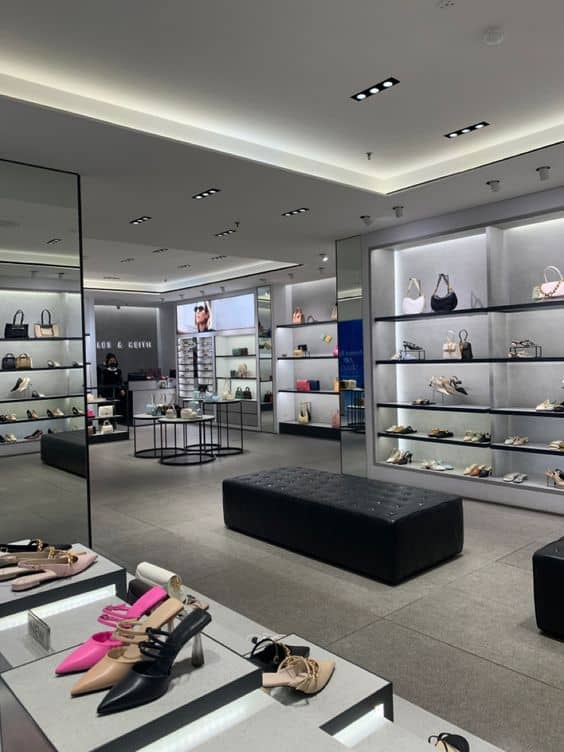 Thi công shop giày dép thời trang đẹp và phong cách