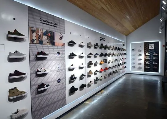 Thi công shop giày thể thao với 50 triệu 2 Thi công shop giày thể thao đẹp