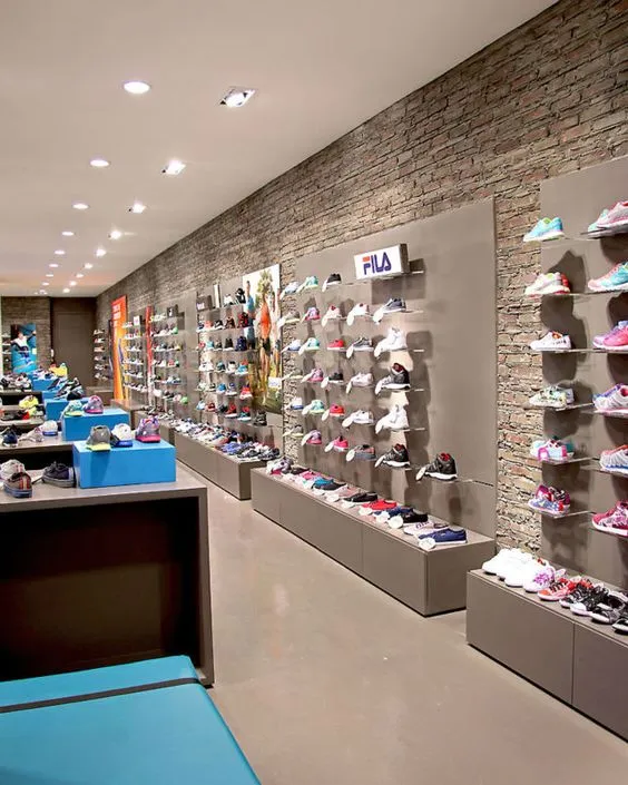 Thi Công Shop Giày Thể Thao Tạo Dấu Ấn Riêng Biệt 5 Thi công shop giày thể thao thu hút khách hàng