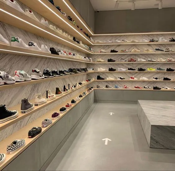 Thi Công Shop Giày Thể Thao Tạo Dấu Ấn Riêng Biệt 8 Mẫu thi công shop giày thể thao đẹp