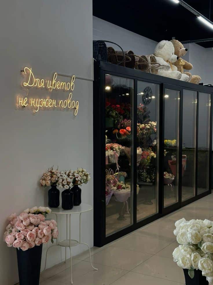 Thi công shop hoa tươi đẹp tại TPHCM