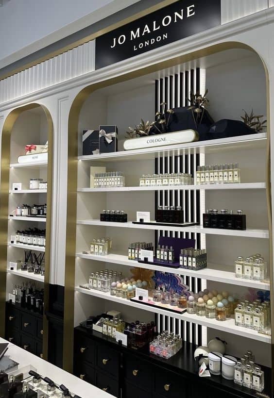 Thi công shop nước hoa sang trọng và đẳng cấp