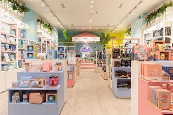 Mẫu thi công shop quà tặng đẹp và hiện đại