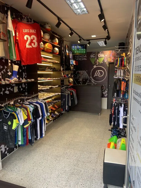 Những mẫu thi công shop thể thao đẹp hiện nay