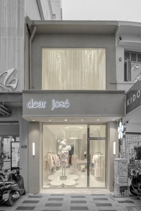 Mẫu thi công shop thời trang nữ cao cấp hiện nay