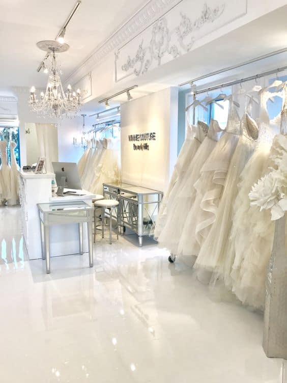 Thi công shop trang phục cưới đẹp và sang trọng