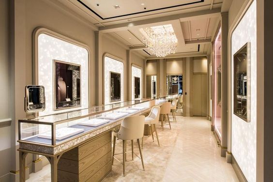 Mẫu thi công shop trang sức đẹp và sang trọng