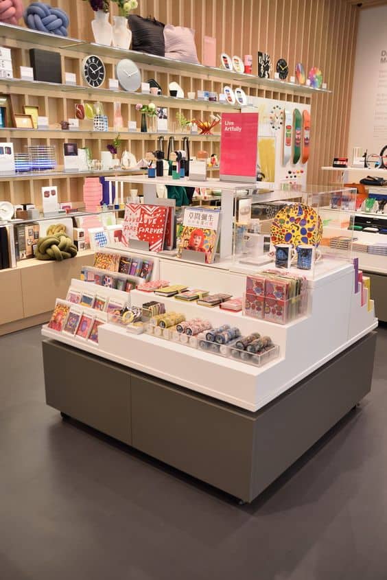 Thi công shop văn phòng phẩm đẹp và hiện đại
