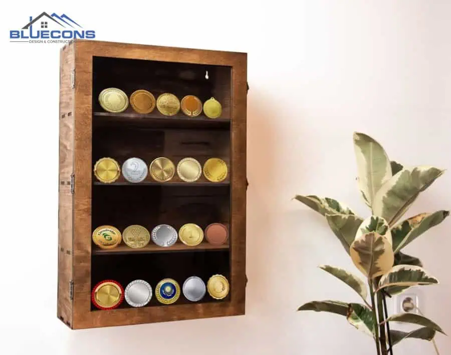 +15 mẫu tủ treo huy chương đẹp, bắt mắt và sang trọng nhất 2024 12 Kệ trưng bày huy chương dạng treo tường tiết kiệm diện tích