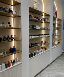 Tủ trưng bày nước hoa