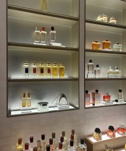 Tủ trưng bày nước hoa 9 Tủ trưng bày nước hoa