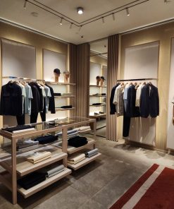 Tủ trưng bày shop thời trang