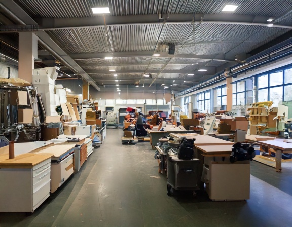 Xuong Dong Tu Bep Gia Tot 1