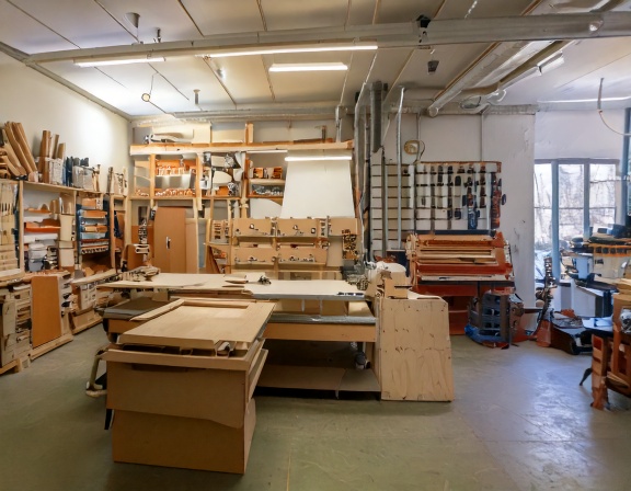 Xuong Thi Cong Quay Pha Che 1